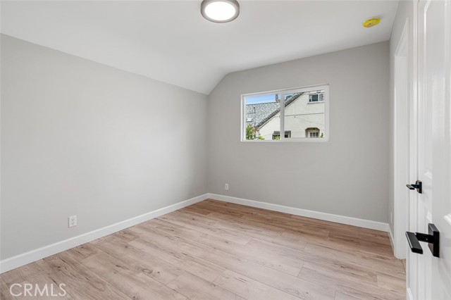 Detail Gallery Image 9 of 21 For 15419 Wyandotte St, Van Nuys,  CA 91406 - 3 Beds | 2 Baths