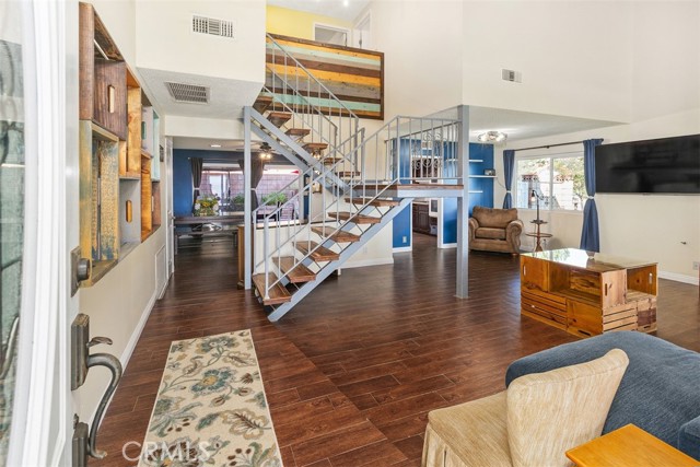 Detail Gallery Image 7 of 39 For 5425 Golden West, Jurupa Valley,  CA 92509 - 3 Beds | 3 Baths