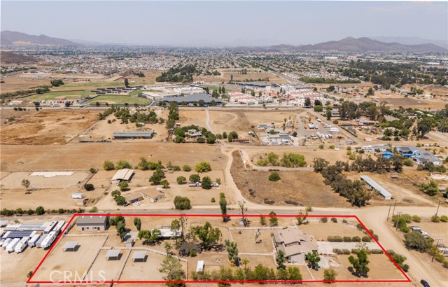 31755 Country Haven Lane, Menifee CA: https://media.crmls.org/medias/b0da6efd-aef4-41e5-b7c0-98af83fe5b87.jpg