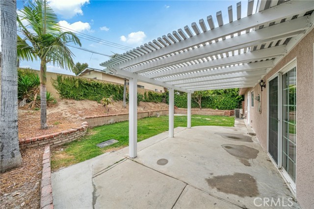 2933 E Levelglen Drive, West Covina CA: https://media.crmls.org/medias/b0db226f-bdce-4472-b47d-820a4abbd825.jpg