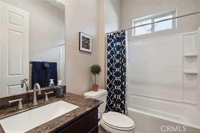 Detail Gallery Image 7 of 40 For 1877 E Bella Rosa Ave, Clovis,  CA 93730 - 3 Beds | 2/1 Baths