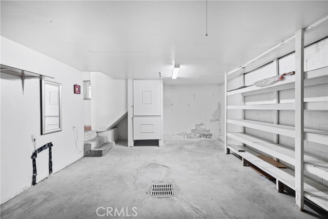 215 N Maple Avenue, Montebello CA: https://media.crmls.org/medias/b0dbb6ad-4cf4-4277-9429-7123cfc6749e.jpg