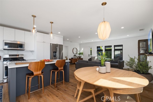 2329 Vineyard Avenue, Los Angeles CA: https://media.crmls.org/medias/b0dbbaab-56d8-40cc-929d-589511ec3c0d.jpg