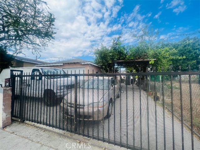 Detail Gallery Image 1 of 1 For 1147 E 67th St, Los Angeles,  CA 90001 - – Beds | – Baths