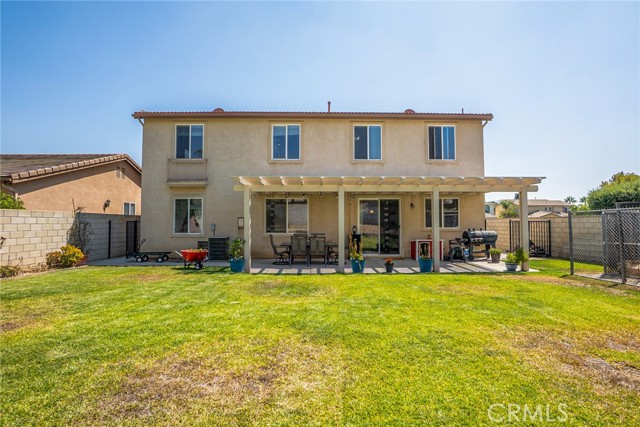 15138 Holiday Drive, Fontana CA: https://media.crmls.org/medias/b0dd0e5a-29ed-4cf8-a4ae-9888c0c22d40.jpg