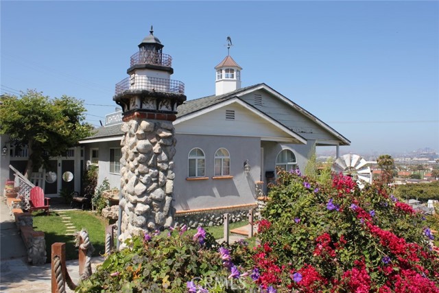 Detail Gallery Image 2 of 6 For 706 W 29th, San Pedro,  CA 90731 - 2 Beds | 1 Baths