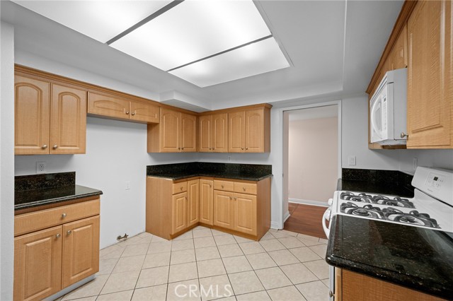Detail Gallery Image 9 of 25 For 1166 Rosedale Ave #102,  Glendale,  CA 91201 - 2 Beds | 2 Baths