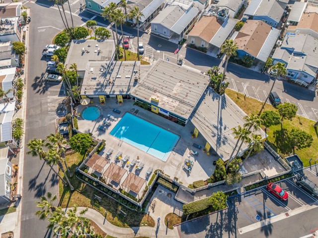 Detail Gallery Image 31 of 35 For 21851 Newland St #37,  Huntington Beach,  CA 92646 - 1 Beds | 1 Baths