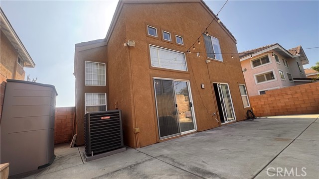 Detail Gallery Image 22 of 29 For 815 Alpine, Pomona,  CA 91767 - 3 Beds | 3 Baths