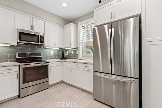 649 W Foothill Boulevard, Glendora CA: https://media.crmls.org/medias/b0e1dd97-8280-42bb-8e4a-98e37de8e4d5.jpg