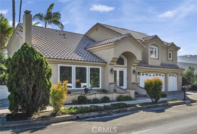 Detail Gallery Image 3 of 32 For 2412 Jupiter, Los Angeles,  CA 90046 - 6 Beds | 5 Baths