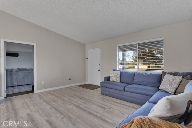 Detail Gallery Image 5 of 55 For 15005 Mesquite St, Hesperia,  CA 92345 - 4 Beds | 2 Baths