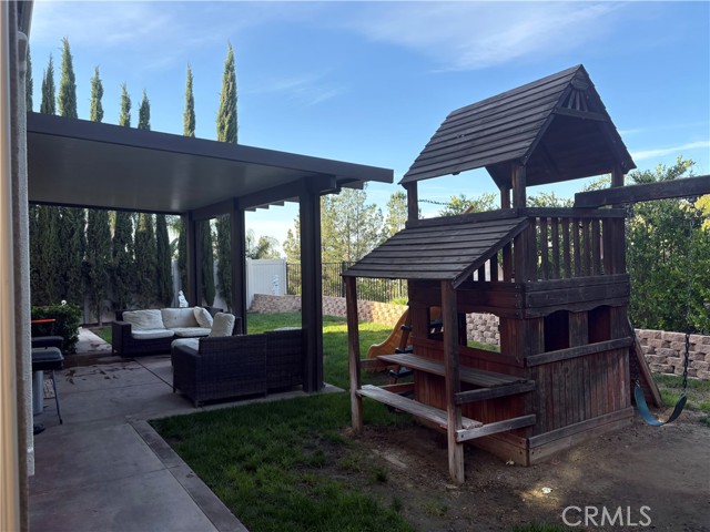 Detail Gallery Image 12 of 15 For 45854 Corte Mislanca, Temecula,  CA 92592 - 4 Beds | 3 Baths