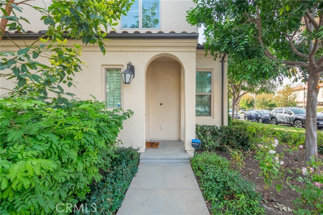 Detail Gallery Image 2 of 33 For 328 Floral View, Irvine,  CA 92618 - 3 Beds | 2/1 Baths