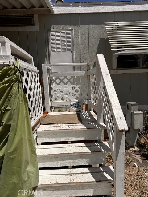 530 W Devonshire Avenue, Hemet CA: https://media.crmls.org/medias/b0e392ae-9b8c-4354-bf32-f580897c46f5.jpg