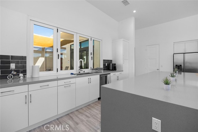825 Fountain Drive, Palm Springs CA: https://media.crmls.org/medias/b0e3ea1e-eefd-4c1b-9995-011a4d53e554.jpg