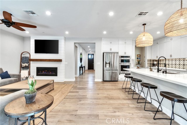Detail Gallery Image 10 of 39 For 4132 Pompia Way, Corona,  CA 92883 - 4 Beds | 3 Baths