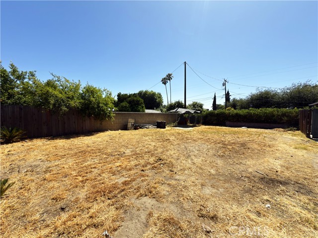 851 Amador Avenue, Ontario CA: https://media.crmls.org/medias/b0e4ef06-21ba-49c2-b944-8e0c641823be.jpg