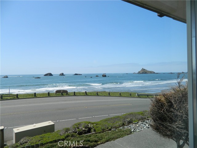 Detail Gallery Image 9 of 21 For 690 N Pebble Beach Dr, Crescent City,  CA 95531 - 4 Beds | 2/1 Baths