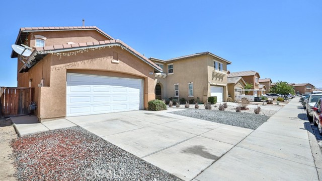 14412 Moon Valley Street, Victorville CA: https://media.crmls.org/medias/b0e61f35-dfec-4d48-9b97-4e1a0a5feb97.jpg