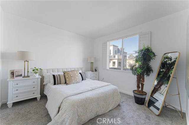 2380 Scholarship, Irvine CA: https://media.crmls.org/medias/b0e697ac-3a09-4320-8a20-605cb93e4e5d.jpg