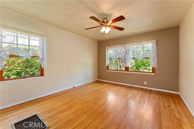 2042 E Crary Street, Pasadena CA: https://media.crmls.org/medias/b0e6fc64-b77b-4566-9ae2-2b079c96584c.jpg