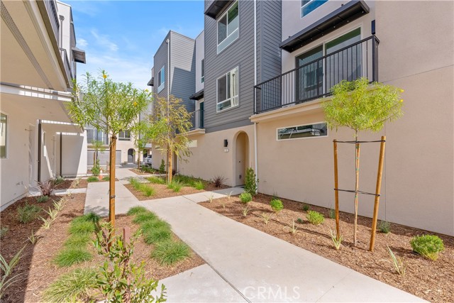 Detail Gallery Image 35 of 40 For 9419 1/2 N Sepulveda Blvd. #3,  North Hills,  CA 91343 - 2 Beds | 2/1 Baths