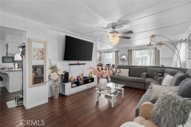 Detail Gallery Image 6 of 33 For 5800 Hamner #416,  Corona,  CA 91752 - 3 Beds | 3 Baths