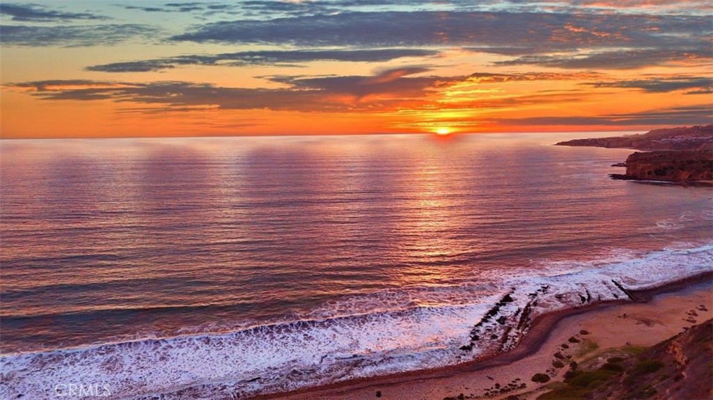 https://media.crmls.org/medias/b0ea81de-e2db-407c-b8e5-21b2fbcde12e.jpg?preset=X-Large