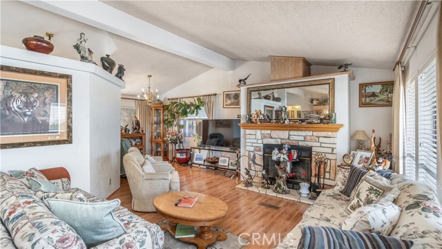 1536 S State Street, Hemet CA: https://media.crmls.org/medias/b0ebb1ca-ede1-4c38-b8e3-ba71b8dc7f69.jpg