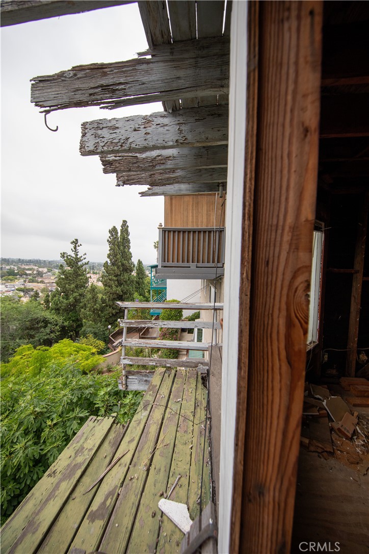 https://media.crmls.org/medias/b0ec06bb-053d-4039-b767-0508302e5873.jpg?preset=X-Large