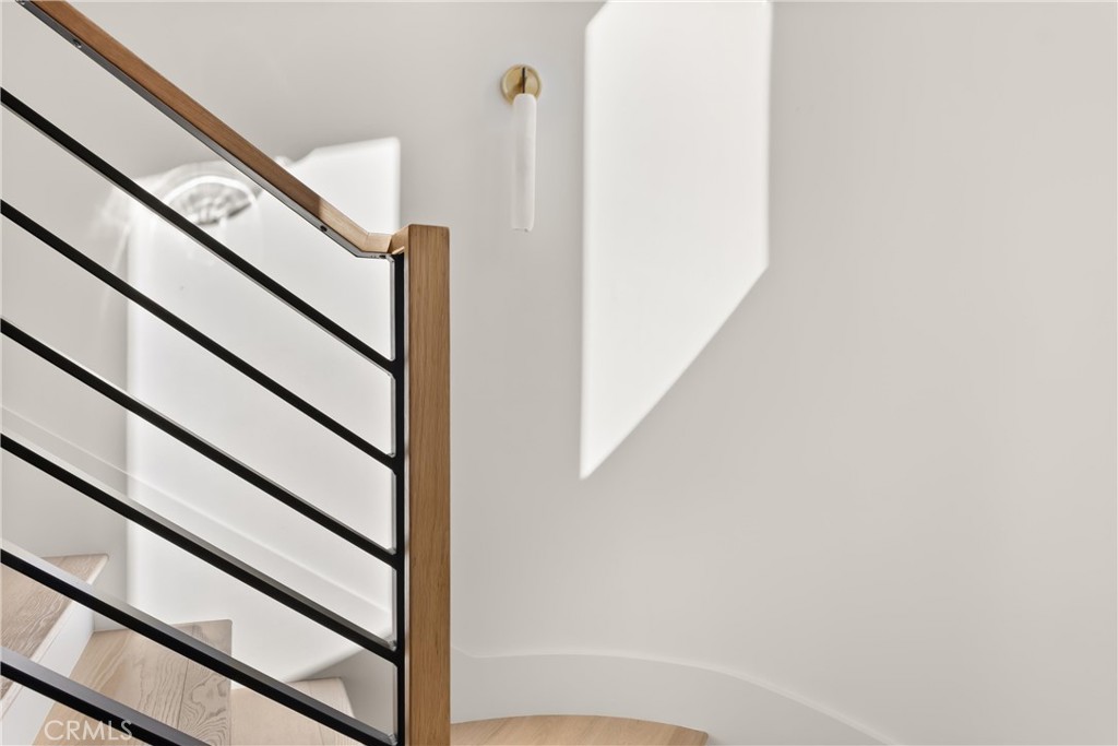 MLS #OC25251950 image #32