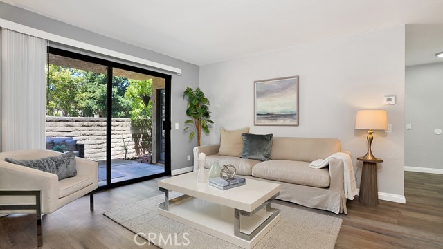 25191 Oak Canyon Lane, Lake Forest CA: https://media.crmls.org/medias/b0ed8e95-21ca-4a31-9b7a-ad110d49bc71.jpg