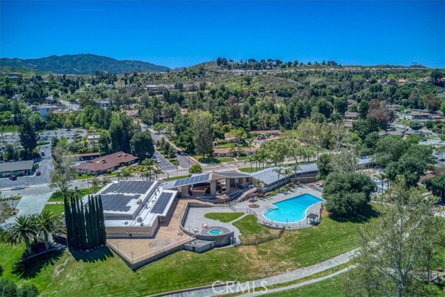 19207 Avenue Of The Oaks, Newhall CA: https://media.crmls.org/medias/b0ed92b9-c057-4e60-a402-32182a526a32.jpg