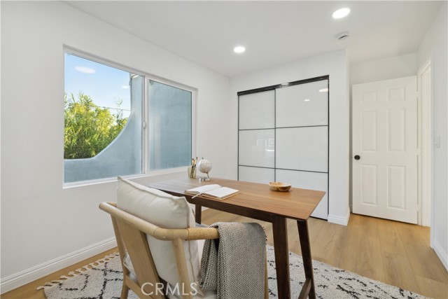 1290 E Woodbury Road, Pasadena CA: https://media.crmls.org/medias/b0edb246-399a-4fae-932a-a282841ce12e.jpg