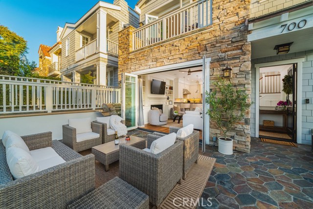 Detail Gallery Image 7 of 38 For 700 Acacia Ave a,  Corona Del Mar,  CA 92625 - 3 Beds | 3/1 Baths