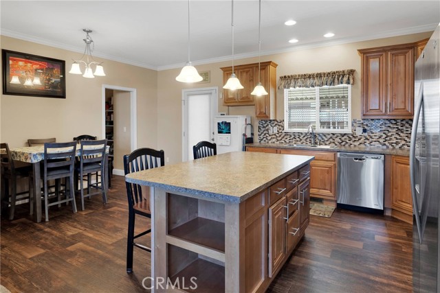 13393 Mariposa Road, Victorville CA: https://media.crmls.org/medias/b0efb184-685e-4221-b601-d54e90e7b32f.jpg