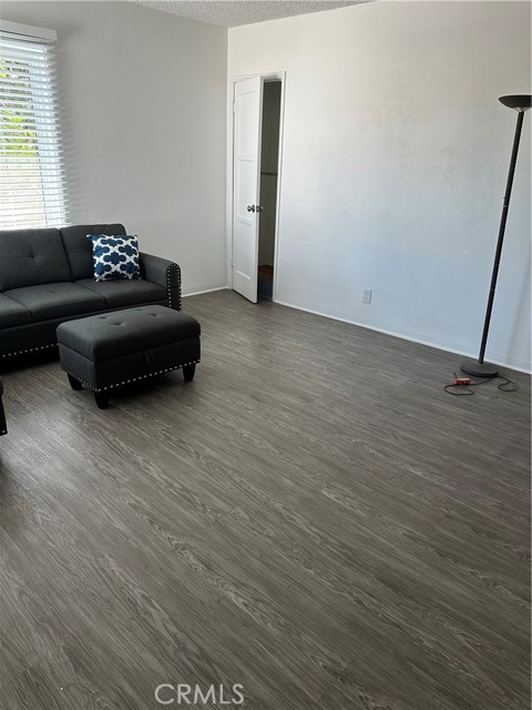 Detail Gallery Image 3 of 5 For 1349 W 35th, Los Angeles,  CA 90007 - – Beds | – Baths