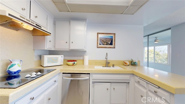 649 Paseo De La Playa, Redondo Beach CA: https://media.crmls.org/medias/b0f0739a-667d-47dd-97ce-b786aca4a65b.jpg