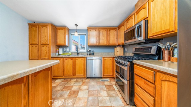 Detail Gallery Image 23 of 38 For 7843 W Avenue F, Lancaster,  CA 93536 - 3 Beds | 2 Baths