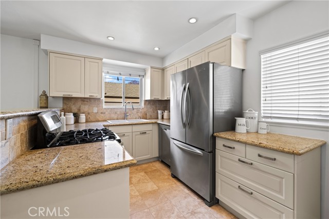 Detail Gallery Image 13 of 37 For 1442 W Olive Ave, Fullerton,  CA 92833 - 3 Beds | 2 Baths