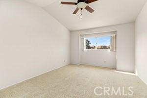 https://media.crmls.org/medias/b0f1163d-eb07-496d-99ff-eacecd4d6f54.jpg?preset=X-Large