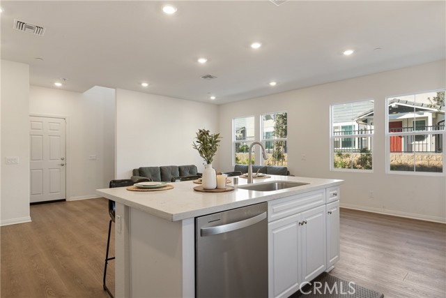 Detail Gallery Image 14 of 31 For 4229 E Carmel Privado, Ontario,  CA 91761 - 3 Beds | 2/1 Baths