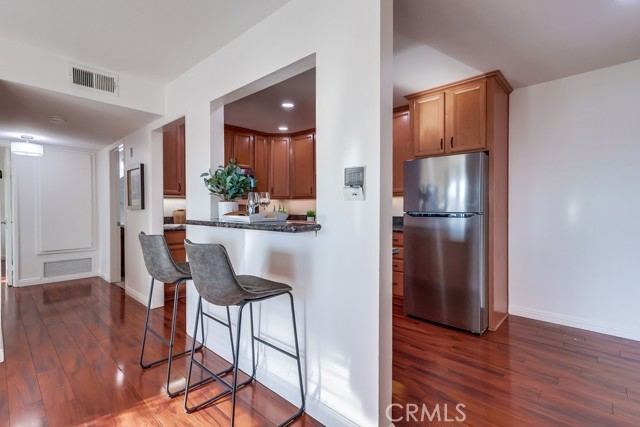 Detail Gallery Image 12 of 35 For 1140 Pacific Ave #30,  Long Beach,  CA 90813 - 2 Beds | 2 Baths