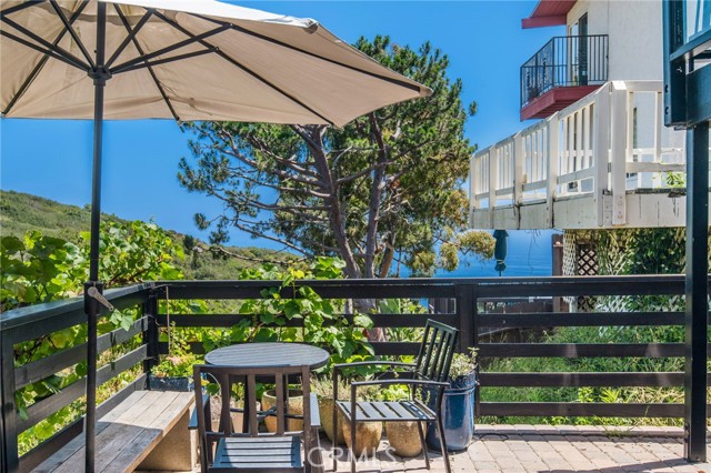 Detail Gallery Image 16 of 49 For 992 Noria St, Laguna Beach,  CA 92651 - 3 Beds | 2/1 Baths