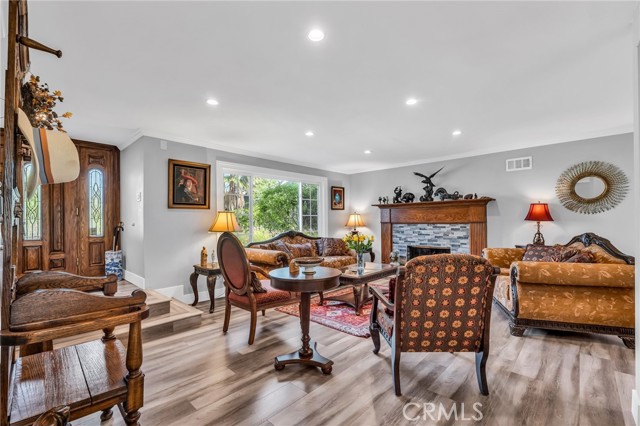 8404 Joan Lane, West Hills CA: https://media.crmls.org/medias/b0f27e9a-4064-4be6-8ae5-6de854efa400.jpg
