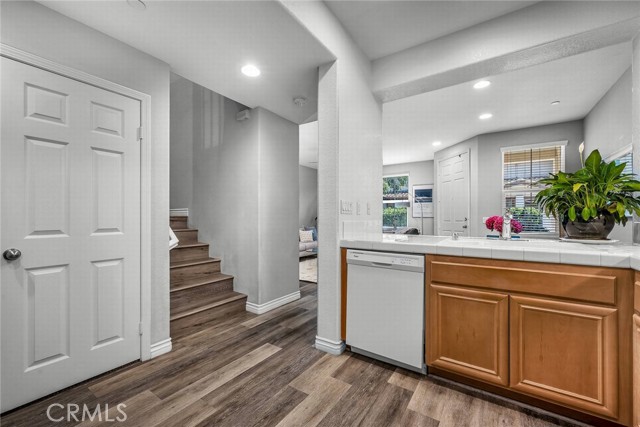 Detail Gallery Image 13 of 27 For 154 via Katrina, Newbury Park,  CA 91320 - 2 Beds | 2/1 Baths