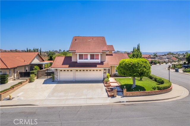 653 Rocking Horse Road, Walnut CA: https://media.crmls.org/medias/b0f292f5-670e-486f-b059-48549847c6f4.jpg
