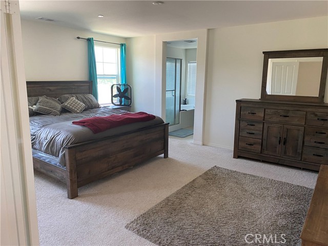 17620 Comfrey Drive, San Bernardino CA: https://media.crmls.org/medias/b0f2a593-39ea-4cf2-9939-f379b6f1b72e.jpg