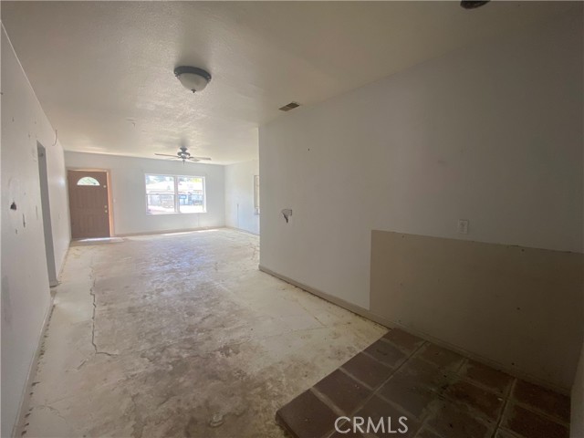 566 1st Street, Upper Lake CA: https://media.crmls.org/medias/b0f2f6c7-3cb3-468a-981b-6ecf82b1a838.jpg